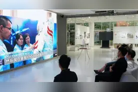 舱外航天服由哪所大学设计？湖大、湘大联合回应 【三分钟法治新闻全知道】图片