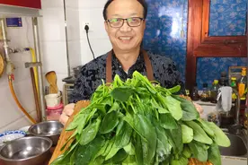 陕西老乔今天教大家“酸汤菠菜面”酸辣开胃，自己做的手擀面劲道视频封面