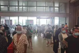 西安北站约2万旅客现场退票 高铁旅客可选择太原成都银川兰州等方向绕行图片