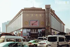 郑州银基商贸城，时尚和繁华背后，多的是你不知道的辛苦和忙碌图片