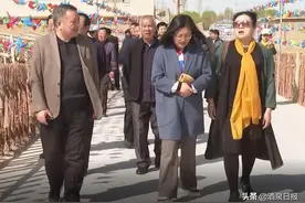 时隔48年21名插队知青重返酒泉敦煌图片