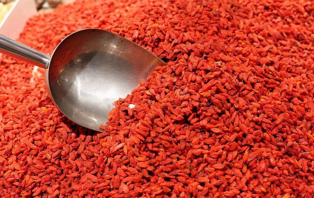 买枸杞，小心“掺假”，记3个妙招，轻松避开“问题”枸杞