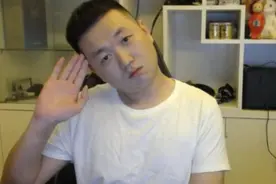 靠拳击大火的药水哥，并不是职业拳击手，真实经历却也励志图片