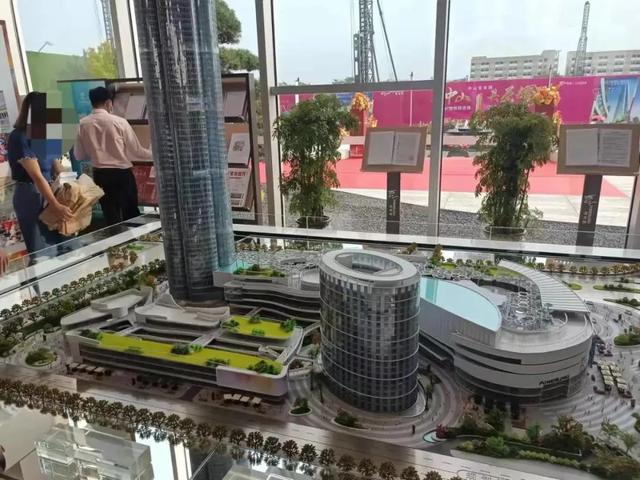 中山版“太古里”敲定!宝龙、天虹、万象城在路上!谁能冲出重围