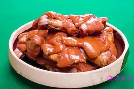 小鸡炖蘑菇、啤酒炖猪蹄、红烧鸡块、土豆炖排骨的家常做法图片