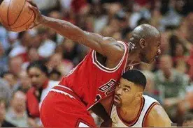 单手持球分4个等级：略帅、很帅、无敌帅，詹姆斯独一档：不及格图片