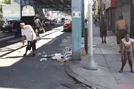 美国被“丧尸”围城！路人弓着身子晃悠如行尸走肉，到处垃圾粪便图片