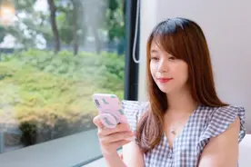 准新娘和男闺蜜通宵唱歌，被未婚夫退婚：异性之间，没有纯友谊图片