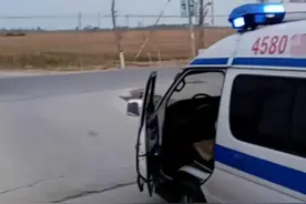 农村道路“隔离墩”泛滥！专家称危害众多，要立即拆除！你觉得呢图片
