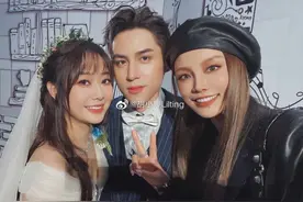 内地初代男团成员宣布结婚，和新娘的爱情好浪漫，队友们还是伴郎图片
