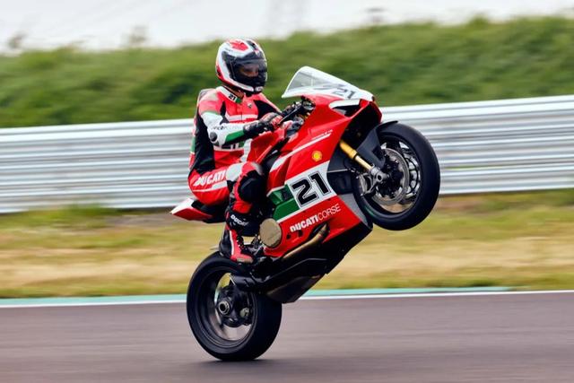 杜卡迪推出Panigale V2特别版，纪念“最强油漆工”夺冠20周年