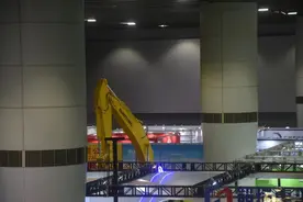 住友SH360HD挖掘机惊艳亮相第六届砂石展图片