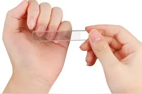 指甲上的健康密码图片