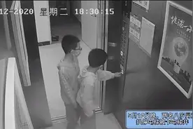 惊险！男童被卡电梯井仅靠头部支撑，背后原因让人着急……图片