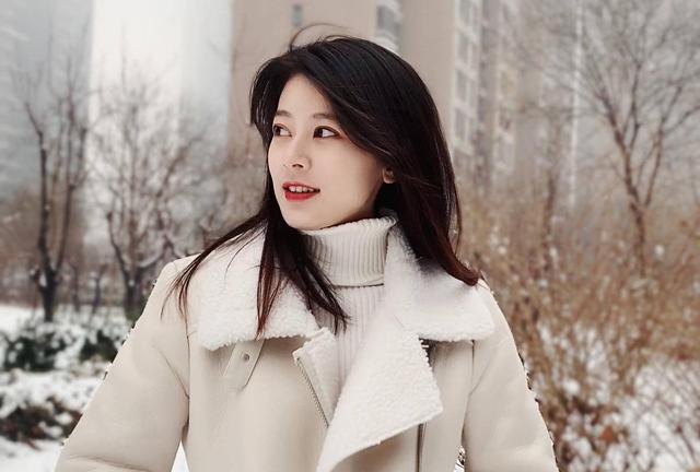出道就演女主，搭档王一博惹人艳羡，22岁的她有什么来头？
