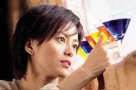 45岁的梁咏琪，就这样改写了她的结局，跌落的口碑到底是回不去了图片