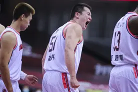 29连胜！广东队创CBA纪录！林书豪最强帮手受伤，被送往医院图片