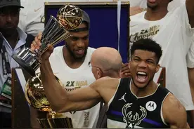 字母哥8年雄鹿生涯终圆梦，夺冠后豪言：让我们一起再赢一次总冠军图片