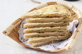 《向往的生活》里黄磊做的葱油饼，真香，学会了，你可在家当大厨图片