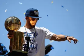 12年前的今天，库里进入NBA！他为何是第7顺位？球探报告指出缺点图片