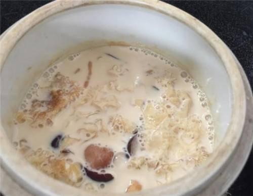 红枣炖花胶的功效 2026年红枣炖花胶的功效与禁忌