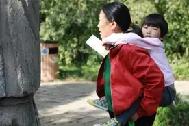 孩子交给婆婆带，聪明的妈妈选择这样做，婆婆每天笑哈哈图片