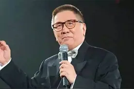 黄霑诞辰80周年！53岁长子罕露面，长相斯文帅气，未继承遗产图片
