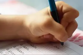 左撇子是天生的高智商？解析左撇子的产生过程，背后秘密一次讲清图片