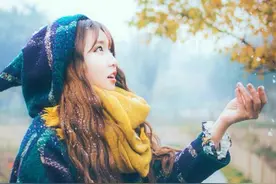 绛雪月夜朦胧见，别来重省春风面图片