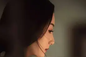 山花子·街灯逐暗醉忘回图片
