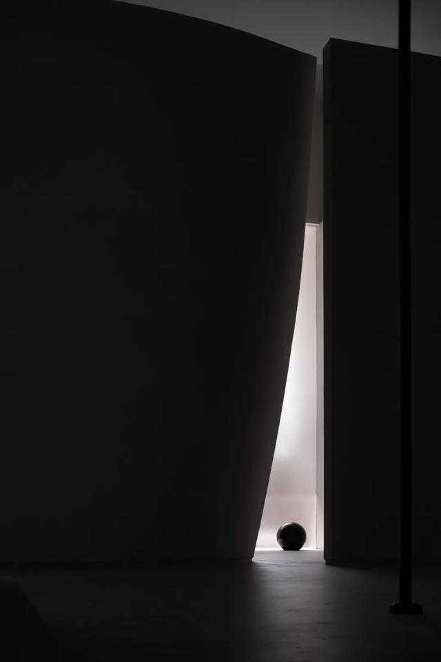 inshop女装中文叫什么（服装店——低调而极具仪式感的迎接方式）