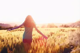 女性心理学：她们想要的男生，其实是要求你能带来这3种感觉图片
