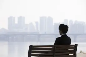 作为男人，你愿意娶一个带男孩的二婚女吗？我不愿意，理由有五点图片