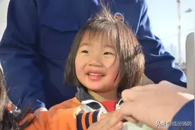 走！跟小朋友一起坐云梯消防车图片