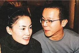 为什么王菲开演唱会，那英却被黑的那么惨？源于1998年的央视春晚图片