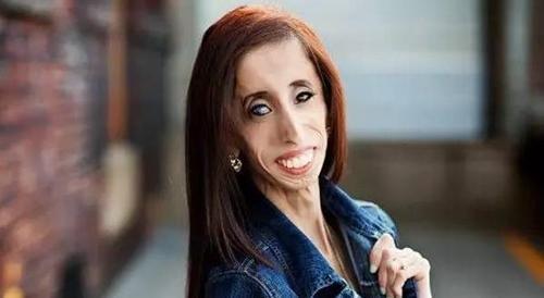 世界上第一丑女,追她的帅哥却排长龙,很多人因没追到而遗憾