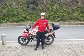 既然跨骑摩托这么好玩，为什么还要选择踏板车呢？图片