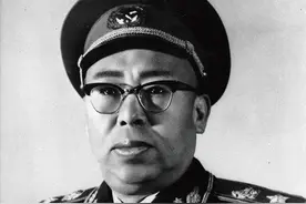 罗荣桓的最后时刻：叮嘱妻子搬家，昏迷中仍说“要跟着毛主席走”图片