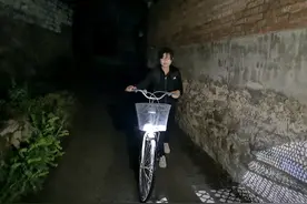为他们照亮回家路！公益组织搭建平台助力保定乡村安装节能路灯图片