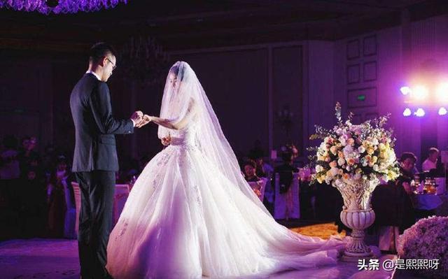 靈簽占卜:你想穿哪件衣服出嫁?測你在婆家的地位有多高 愛情運勢 第3張-戀愛小秘書-娜米 靈簽占卜:你想穿哪件衣服出嫁?測你在婆家的地位有多高 愛情運勢 第3張