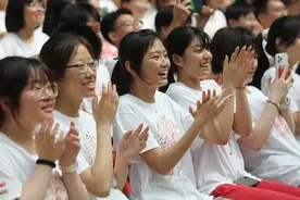 “700多个你的样子”太动人！南京金中河西初三毕业典礼满满的爱图片