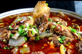 教你湖南版“啤酒鸭”的家常做法，鸭肉香汤汁浓，出锅馋得流口水图片