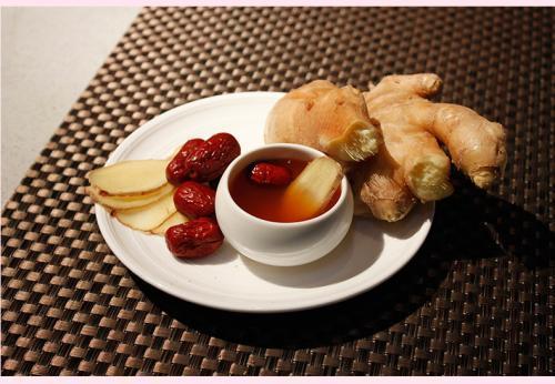 巧做姜汤对抗风寒感冒!