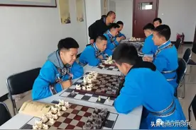 【铸牢中华民族共同体意识】托县民族中学：深入践行中华民族共同体意识 把爱国主义精神贯穿教育全过程图片