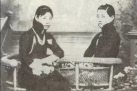 故事：贾家店出了大新闻：高老白捡了个媳妇，还养了个捡来的“野妈”图片