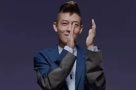 中国“华人T恤”被陈冠希带火了！比穿阿迪达斯体面，人人买得起图片