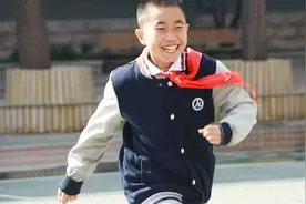 学生上课迟到却有备而来，理由一个比一个奇葩，老师这下可气坏了视频封面