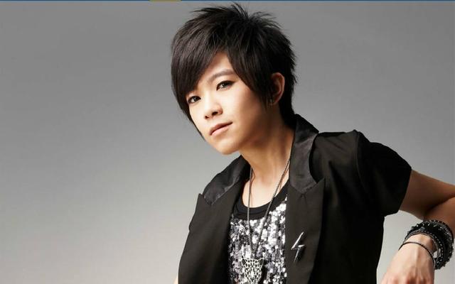 37岁台湾女歌手张芸京:知名歌手到街头艺人,2年前曾吃药轻生