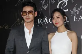 吕一真有魄力，大胆尝试挂脖裙，腋下挤出肉也很美，丈夫也挺酷的图片