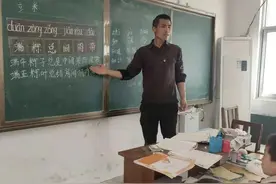 “鸡腿姑娘”火了，背后的男人让人泪目：39岁满头白发，最难时还不上信用卡 | 农村孩子的童年，总要有人守护图片